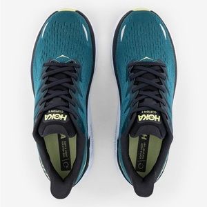 NIB Men’s Hoka Clifton 9.5 in blue coral/ Butterfly